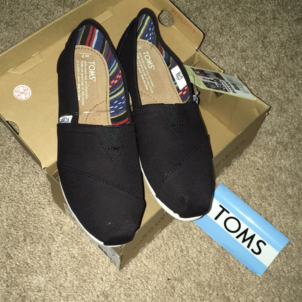 Toms shoes